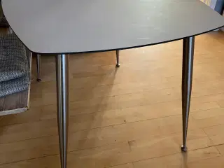 Ovalt bord grå nano behandlet overflade behandlet