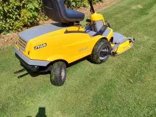 Stiga Villa plænetraktor