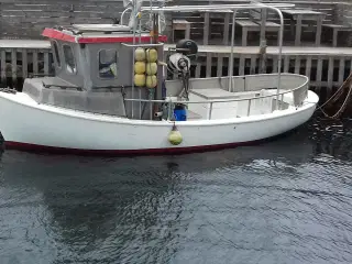 Fiskejolle 20 fod med garnhaler 