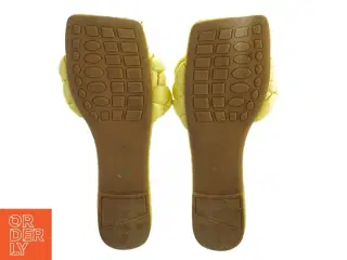 Gule flettede sandaler (str. 39 )