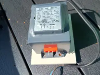 Omformer 220 til 12 Volt fra gl. Bürstner.