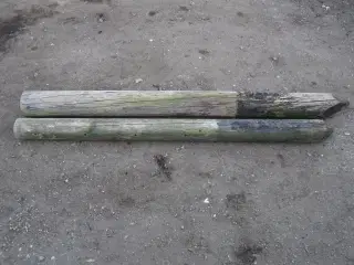 Telefonpæle 2 stk på 225cm og 245cm lange