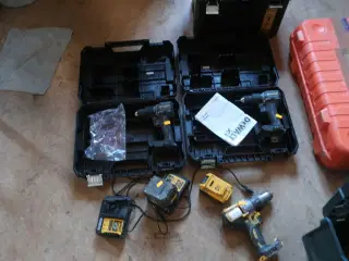 3 stk. akku bore/skruemaskiner DEWALT med 2 stk. batterier og 2 stk. ladere