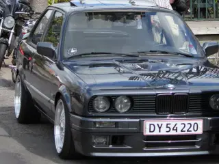 BMW E30 320i - 2-dørs