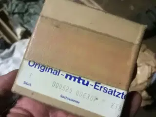 Motor dele ,, nye  MTU 