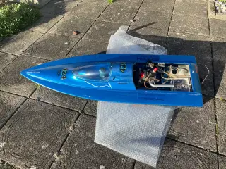 Benzin RC båd