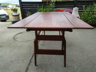 Københavnerbord fra Trioh møbelfabrik