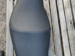 Kawasaki ER 6 sæde