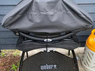 Weber gasgrill Q2200 inkl. bord og overtræk