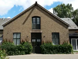 Fleksible kontorpladser ved Søerne med fri parkering
