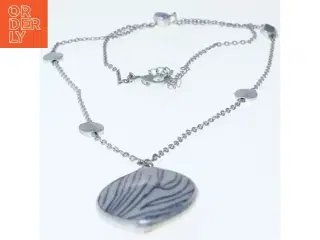 Halskæde med vedhæng (str. 84 cm)