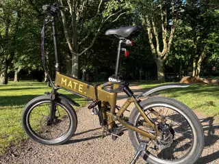 Mate City - Elcykel - Olive gold
