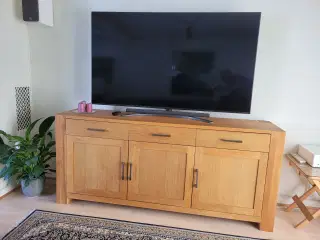 Egetræ skænk 186 cm.lang..NEDSAT