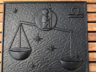 Støbejernsrelief – Vægplade stjernetegn (Vægten)