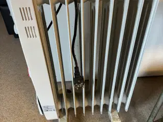 El radiator Heatmax 2000w, med 9 ribber. 