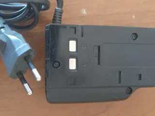 SONY batteri oplader / AC POWER adapter AC-V25 til