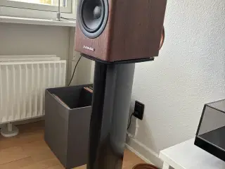 Dynaudio Evoke 10