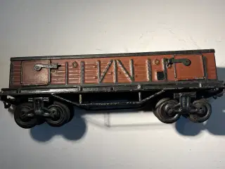Sjælden gl. 4 akslet godsvogn i spor 0