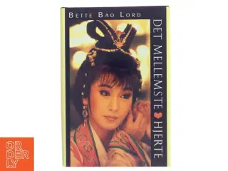 Det Mellemste Hjerte af Bette Bao Lord (Bog)