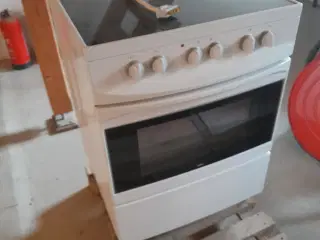 Voss komfur med keramisk plade