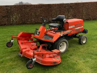 Kubota F2000