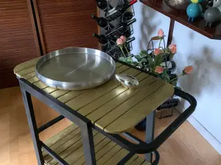 Barbord med nuance oplukker og Herstal bakke