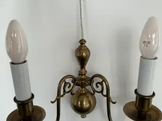 Antik og fin væglampe