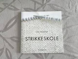 Strikkeskole  af Sys Fredens
