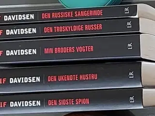 5 Bøger af Leif Davidsen
