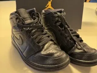 Air Jordan Sneakers 1 MID