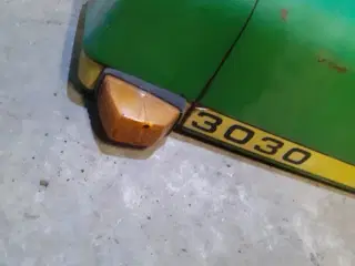 John Deere 3030 Motorhjelm AR72890