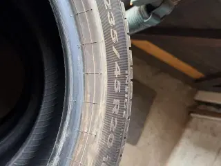 Pirelli sommerdæk 255/40-20