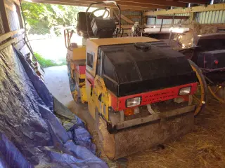 Vejtromle 1600 kg 110 bred. Med vibration. Alt vir