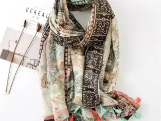 Multifarvet tørklæde med kvaster i lyse farver 