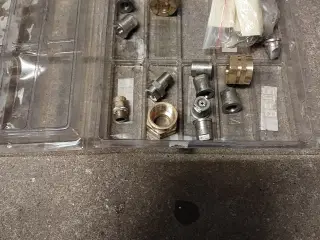 Fliserenser med sug fra Kärcher Professional