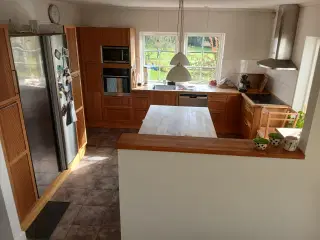 Ikea køkken, egetræ finer, god stand
