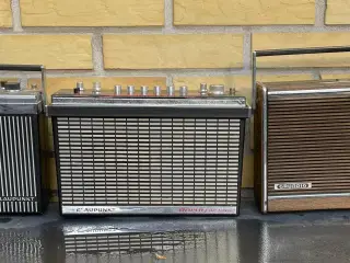 10 stk Vintage radioer med og uden batterier