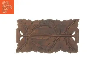 Udskåret serveringsbakke i træ (str. 40x22 cm)