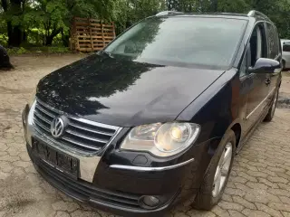 VW Touran. 2007. TSI. Med Turbo og kompresor.