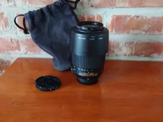 Nikon af-s 55-200mm VR objektiv med pose