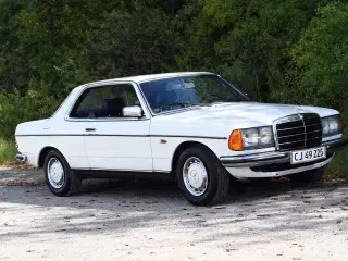  1980 Mercedes Daimler 230 CE 1980 KUN 180.000 KM 