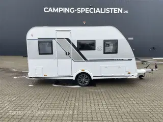 2023 - Knaus Sport 400 QD   Knaus Sport 400 QD 2023 - med rigtig meget ekstra udstyr - Se den nu hos Camping-Specialisten.dk i Aarhus