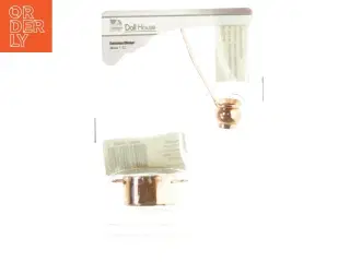 Dukkehus udstyr fra Doll House (str. 7x1,5 cm)