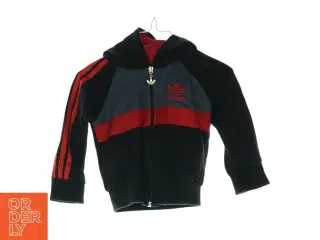 Hættetrøje fra Adidas (str. Ca. 18 mdr)