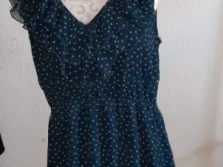 Skøn kjole i Navy blå.m. mocca farvede prikker/M