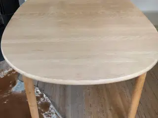 Spisebord + 4 stole