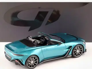 1:18 Aston Martin V12 Vantage Roadster 2023 