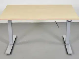 Hæve-/sænkebord med plade i birkelaminat, 120 cm.