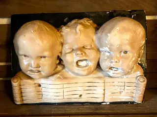 * Antikt basrelief - et kor af keruber