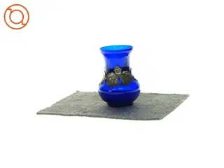 Antik glasvase med dekoration af tin (str. 12 x 7cm)